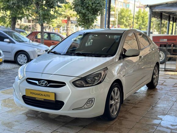 Hyundai Accent Blue 1.6 CRDI Mode Plus 2012 Model İzmir
