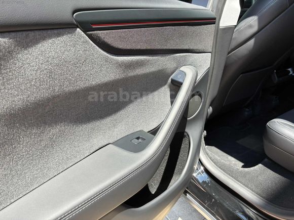 TESLA MODEL Y PREMIUM KOMPLE PPF+24.000KM+2025
