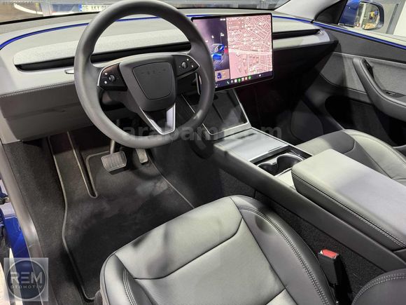 HATASIZ-16000KM-2025-T. JUNİPER MODEL Y SR PREMİUM DEEP BLUE