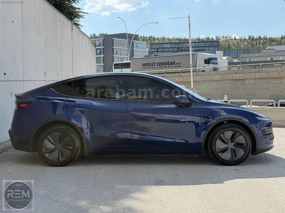 HATASIZ-16000KM-2025-T. JUNİPER MODEL Y SR PREMİUM DEEP BLUE