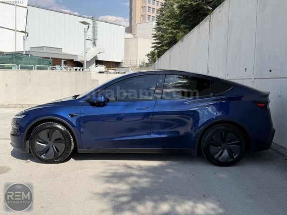 HATASIZ-16000KM-2025-T. JUNİPER MODEL Y SR PREMİUM DEEP BLUE