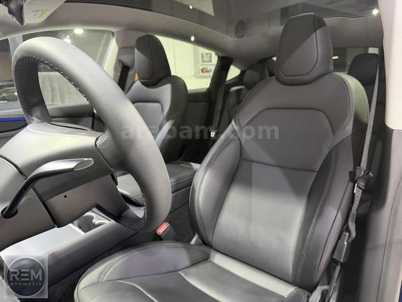HATASIZ-16000KM-2025-T. JUNİPER MODEL Y SR PREMİUM DEEP BLUE