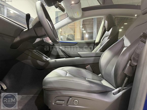 HATASIZ-16000KM-2025-T. JUNİPER MODEL Y SR PREMİUM DEEP BLUE