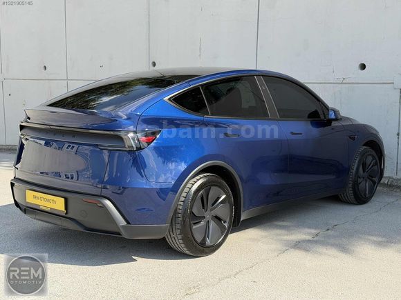 HATASIZ-16000KM-2025-T. JUNİPER MODEL Y SR PREMİUM DEEP BLUE