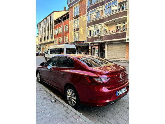 Sahibinden Renault Megane 1.5 Blue DCI Touch 2020 Model