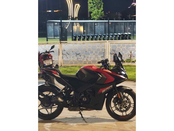 İlk Sahibinden Bakımlı Bajaj Pulsar 200 RS 