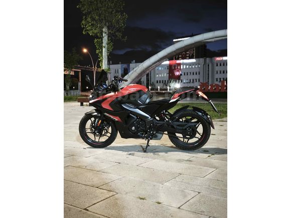 İlk Sahibinden Bakımlı Bajaj Pulsar 200 RS 