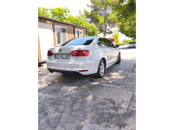 SAHİBİNDEN TEMİZ VOLKSWAGEN JETTA