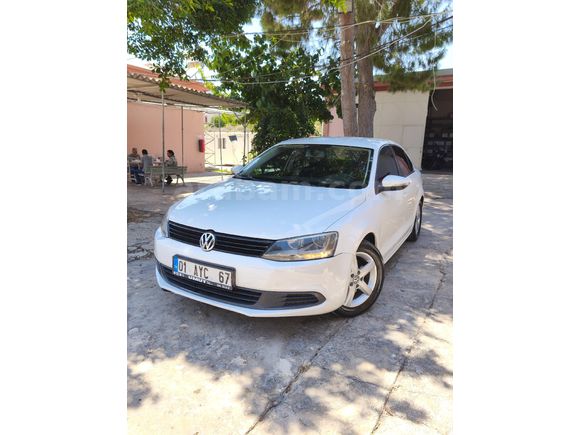 SAHİBİNDEN TEMİZ VOLKSWAGEN JETTA 1.4 TSi