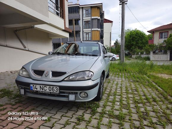 ACİLLL SATILIK Megane 1.6 RTA 2000 Model