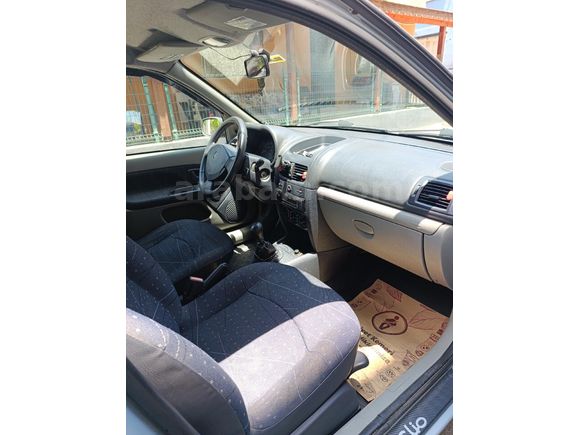 Sahibinden Renault Clio 1.2 Expression 2002 Model