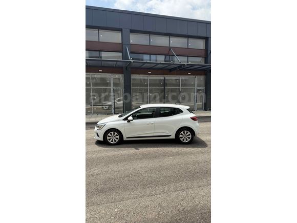 Galeriden Renault Clio 1.0 TCe Joy 2021 Model Mersin