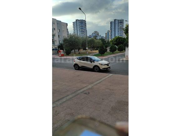 Sahibinden Renault Captur 1.2 TCe Icon 2014 Model Mersin 86.000 km Çift Renk