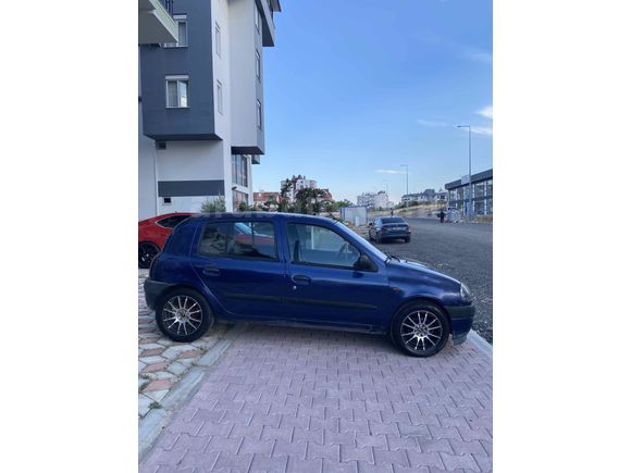 Sahibinden Renault Clio 1.4 RTA 2000 Model  264.000 km Mavi