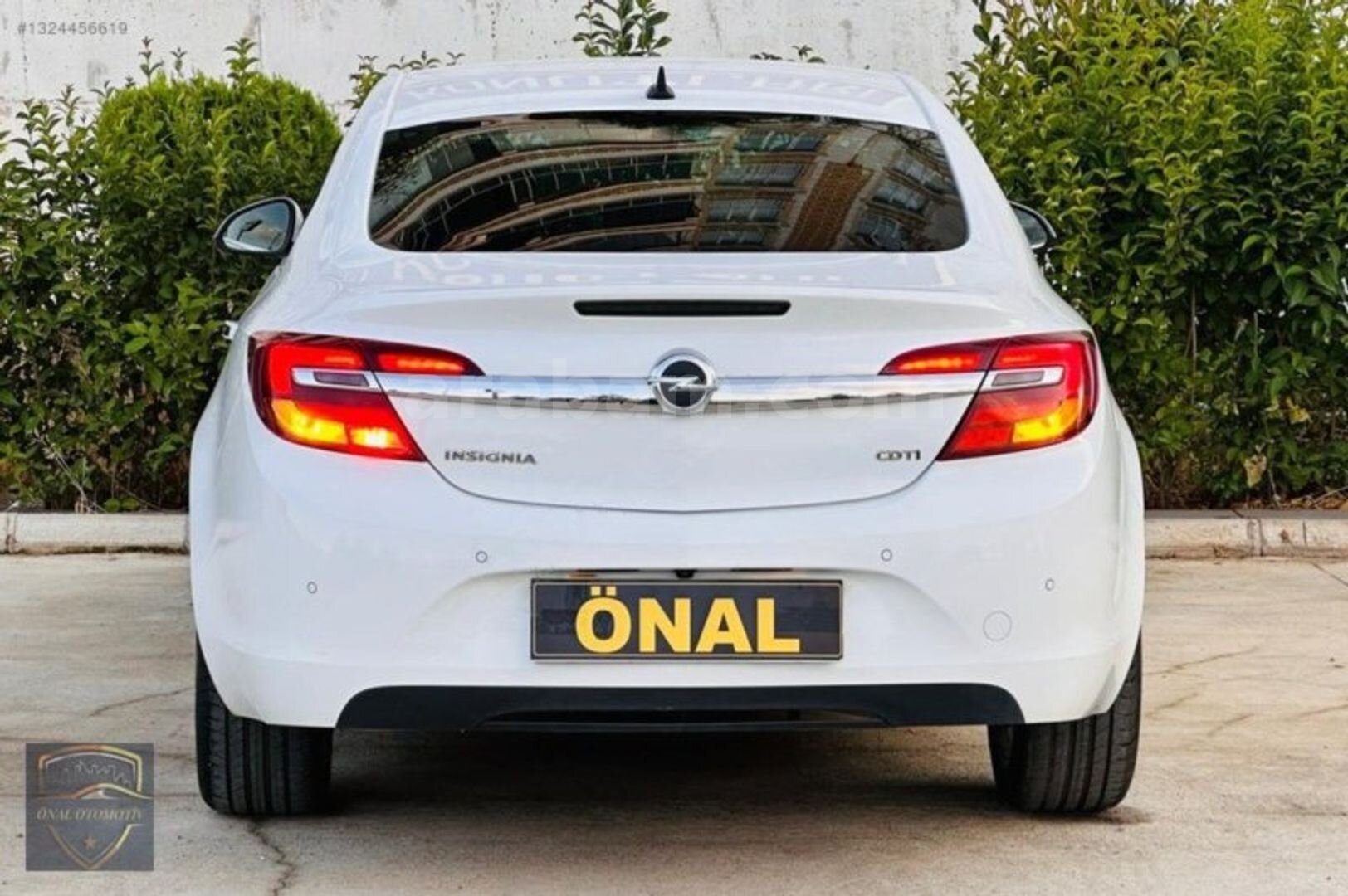 Galeriden Opel Insignia 1.6 CDTI Cosmo 2016 Model Siirt 138.000 km Beyaz 2