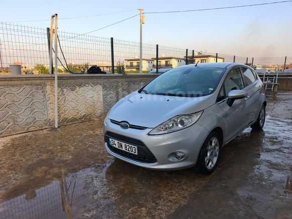 Sahibinden Ford Fiesta 1.4 TDCi Titanium X 2012 Model  126.000 km Gri