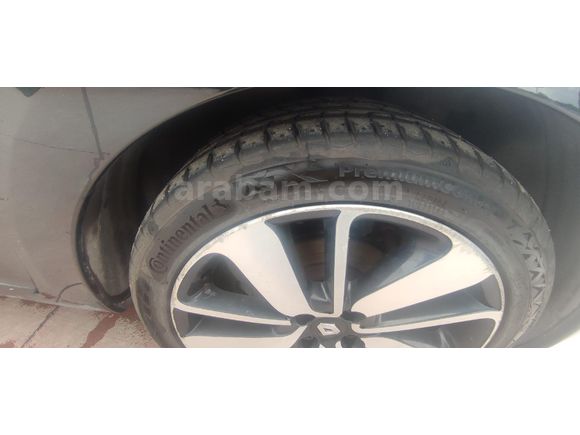 Renault Clio 0.9 Tce Icon - Muayene 05.2028 - 130,000 Km