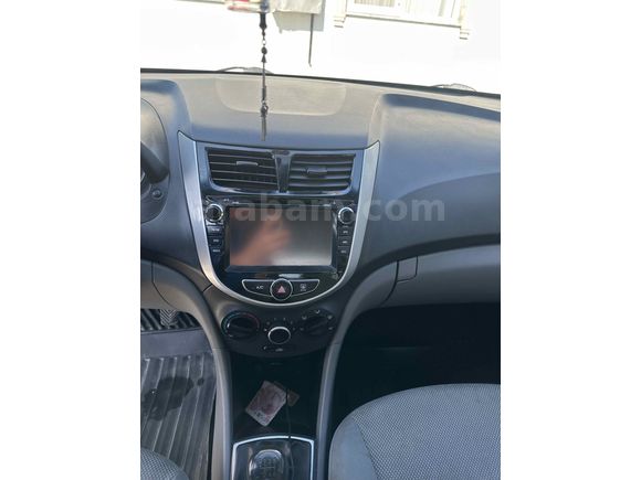 Sahibinden Hyundai Accent Blue 1.4 CVVT Mode Plus 2013 Model 