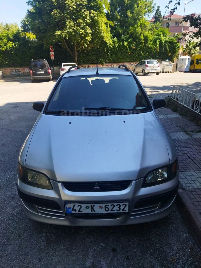 Sahibinden Mitsubishi Space Star 1.6 2005 Model İstanbul 223.000 km Gri (Gümüş) 3