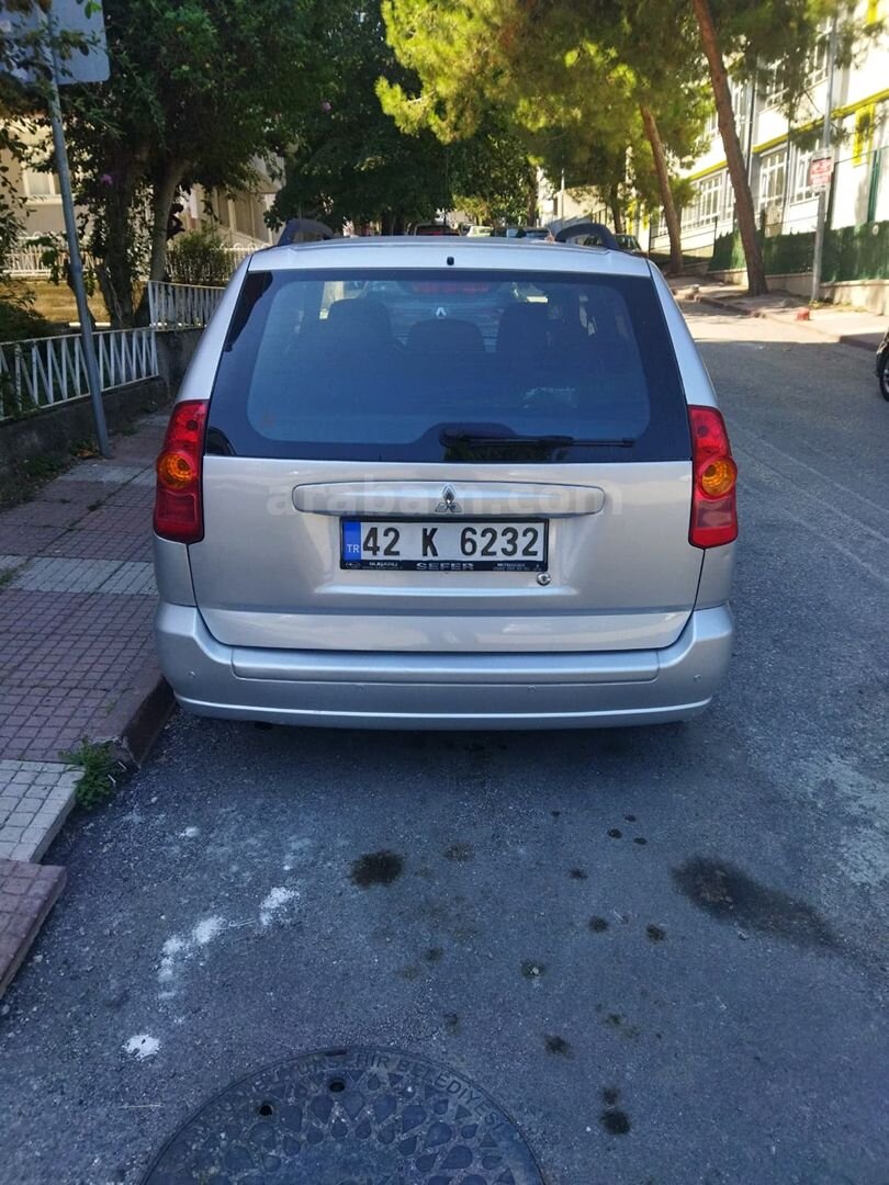 Sahibinden Mitsubishi Space Star 1.6 2005 Model İstanbul 223.000 km Gri (Gümüş) 7