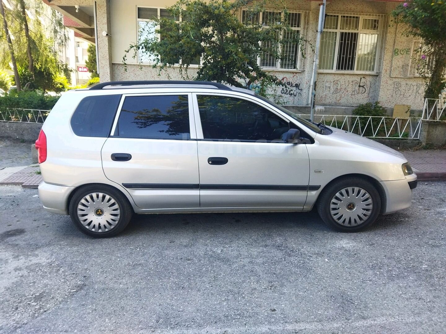 Sahibinden Mitsubishi Space Star 1.6 2005 Model İstanbul 223.000 km Gri (Gümüş) 6