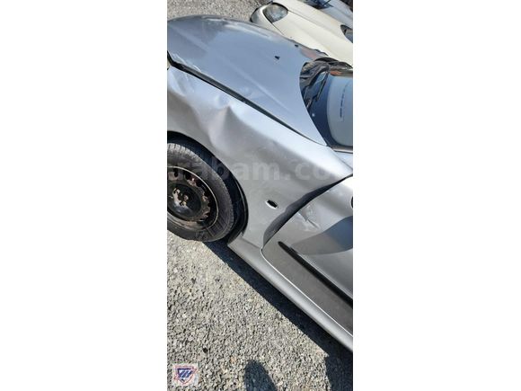 ÜSTAÇAR'LI PEUGEOT 206 XT 1.4 BENZİN 90 HP