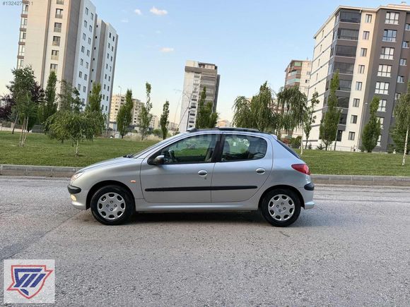 ÜSTAÇAR'LI PEUGEOT 206 XT 1.4 BENZİN 90 HP