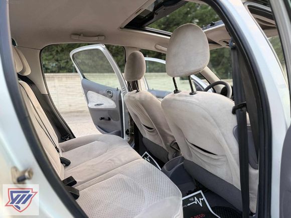 ÜSTAÇAR'LI PEUGEOT 206 XT 1.4 BENZİN 90 HP
