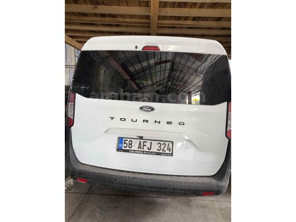 Sahibinden Ford Tourneo Courier 1.5 EcoBlue Titanium 2024 Model 