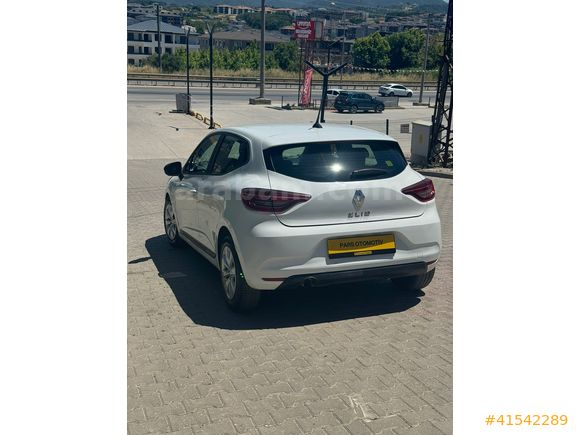 2022 MODEL 1.0 TCE OTOMATİK VİTES AİLE ARACI