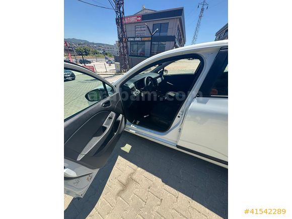 2022 MODEL 1.0 TCE OTOMATİK VİTES AİLE ARACI