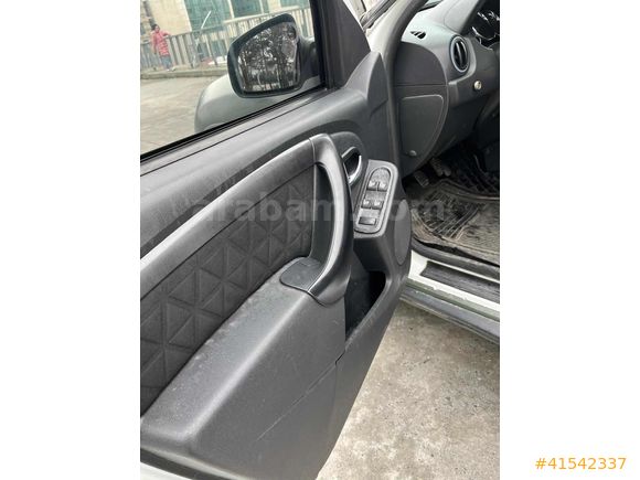 AKYOL MOTORS'DAN 2015 MODEL 4x4 DUSTER
