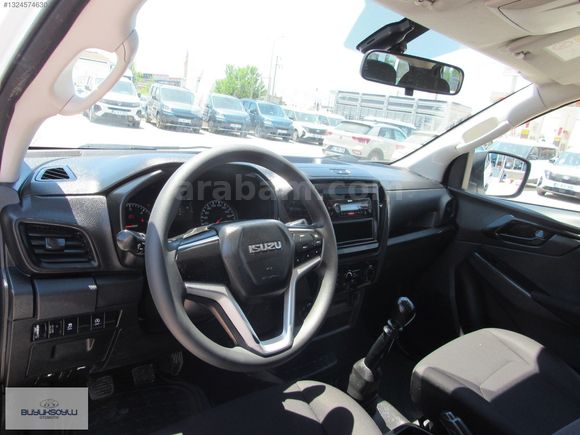 BÜYÜKSOYLU 'DAN 2021 MODEL ISIZU D MAX 1.9D V-GO 4X2 ÇİFTKABİN