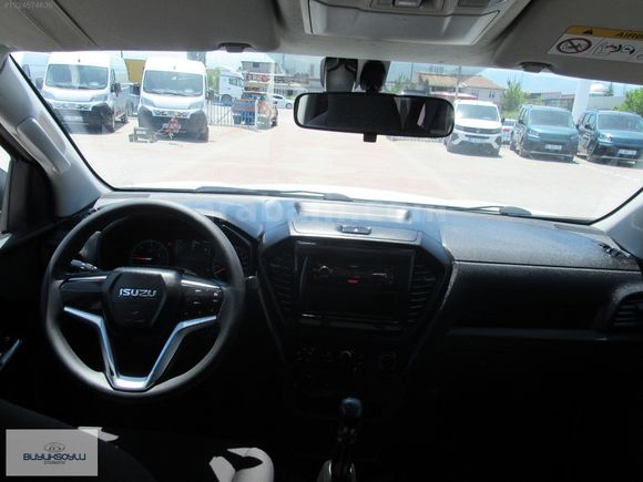 BÜYÜKSOYLU 'DAN 2021 MODEL ISIZU D MAX 1.9D V-GO 4X2 ÇİFTKABİN