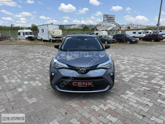 2020 TOYOTA CH-R 1.8 HYBRID PASSION SADECE 14.000 KM'DE BOYASIZ
