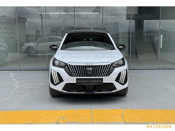 2025 PEUGEOT 2008 1.2 PURETECH ALLURE CAMTAVAN OTOMATİK BOYASIZ