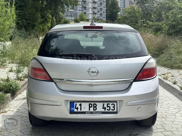 ROLDEN DÜŞÜK KM BAKIMLI KAZASIZ ASTRA H