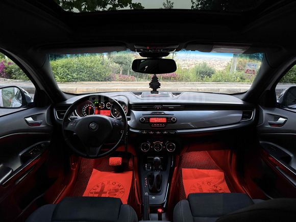 Sahibinden Alfa Romeo Giulietta 1.4 TB MultiAir Distinctive 2012 Model 