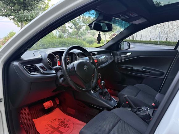 Sahibinden Alfa Romeo Giulietta 1.4 TB MultiAir Distinctive 2012 Model 