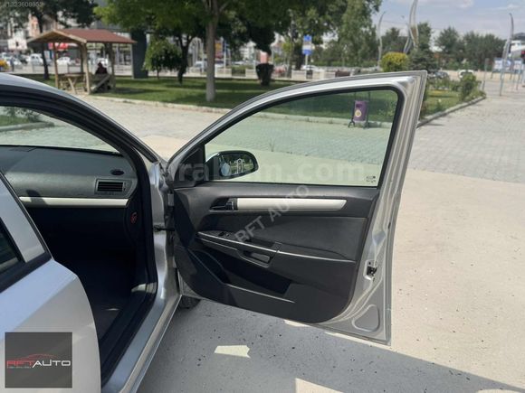 RFT AUTO'dan mükemmel kondisyonda Opel Astra