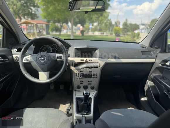 RFT AUTO'dan mükemmel kondisyonda Opel Astra