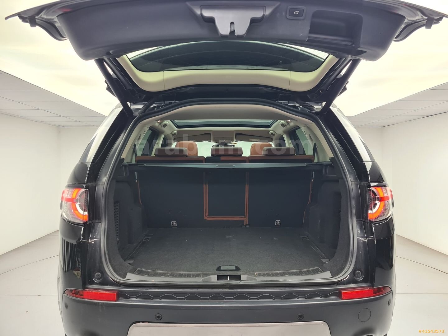 Galeriden Land Rover Discovery Sport 2.0 TD4 HSE Luxury 2017 Model İstanbul 116.895 km Siyah 7