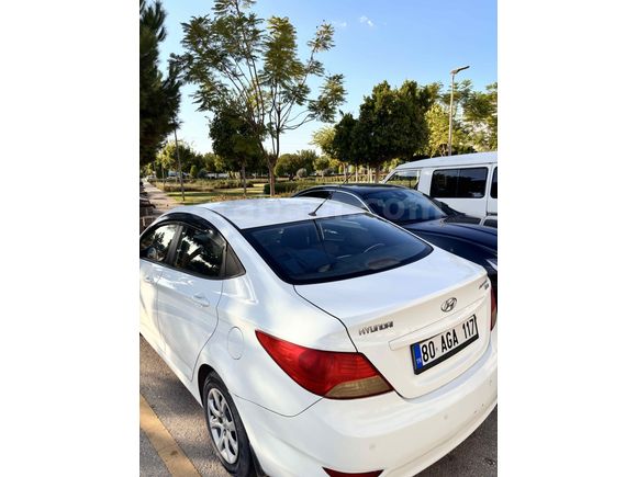Sahibinden Hyundai Accent Blue 1.4 CVVT Mode 2012 Model  267.000 km Beyaz