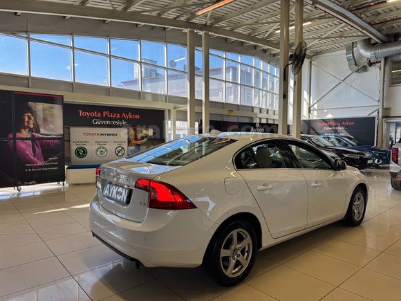 2017 VOLVO S60 1.5 T3 PREMIUM 