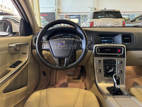 2017 VOLVO S60 1.5 T3 PREMIUM 