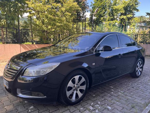 Sahibinden Opel Insignia 2.0 CDTI Edition Elegance 2012 Model  310.000 km Siyah