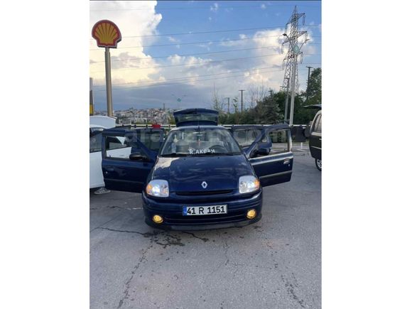 Sahibinden Renault Clio 1.4 RTA 2000 Model  338.000 km Lacivert