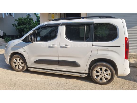 Sahibinden Opel Combo 1.5 CDTI Edition 2023 Model BOYASIZ DEĞİŞENSİZ
