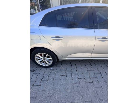 Sahibinden Renault Megane 1.5 dCi Touch 2018 Model  230
km Gri