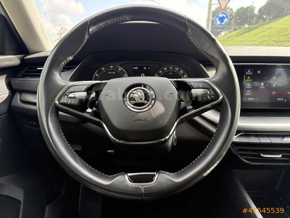 2022 Skoda Octavia 1.5 TSİ e-Tec 150 Hp Yetkili Servis Bakımlı